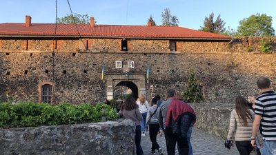 Середньовічна музика та виступи лицарів: в Ужгородському замку відзначили Міжнародний день музеїв