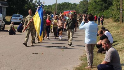 На Чернігівщині в останню путь провели солдата Віктора Свіргуна