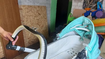 Падав шість поверхів: у Харкові батьки з немовлям встигли вийти з несправного ліфта