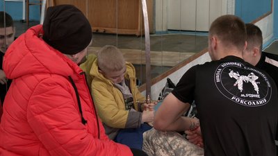 "Нумо, козаченьки": у Рівному дітям пропонують взятися за шаблі "Нумо, козаченьки": у Рівному дітям пропонують взятися за шаблі