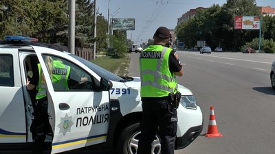 "Багато порушників": на аварійних ділянках доріг Полтавщини збільшили кількість патрульних "Багато порушників": на аварійних ділянках доріг Полтавщини збільшили кількість патрульних