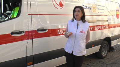В Івано-Франківську запрацював перший в Україні мобільний пункт забору крові В Івано-Франківську запрацював перший в Україні мобільний пункт забору крові
