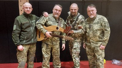 "Українська мова — це не обтяження, це інструмент, як зліпити державу разом": говоримо з Дмитром Капрановим "Українська мова — це не обтяження, це інструмент, як зліпити державу разом": говоримо з Дмитром Капрановим