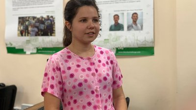 Студентка з Маріуполя виготовляє екологічні добрива з водоростей Азовського моря