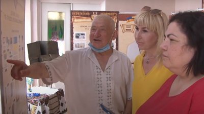 У Тернополі до Дня Конституції відкрили виставку "100 перемог України"