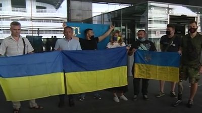 Військовий з Прикарпаття повернувся додому після річного лікування у Німеччині Військовий з Прикарпаття повернувся додому після річного лікування у Німеччині