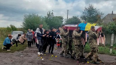 Чернігівщина попрощалася з 20-річним захисником Ярославом Максименком