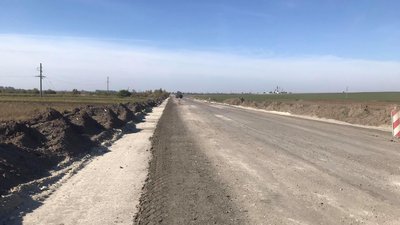 На Львівщині призупинили ремонт дороги біля кордону з Польщею. Що про це відомо На Львівщині призупинили ремонт дороги біля кордону з Польщею. Що про це відомо