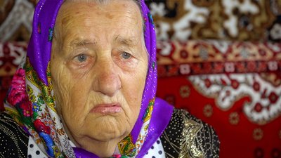 "Я не знаю чи ще так зараз ходять парубки коло дівчат, як тато за мамою": історія 70-річної сім'ї "Я не знаю чи ще так зараз ходять парубки коло дівчат, як тато за мамою": історія 70-річної сім'ї