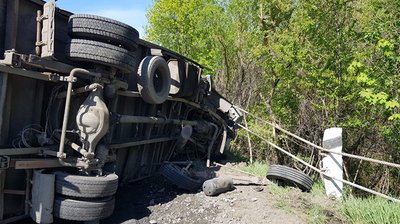 На Тернопільщині через аварію рух транспорту ускладнений На Тернопільщині через аварію рух транспорту ускладнений