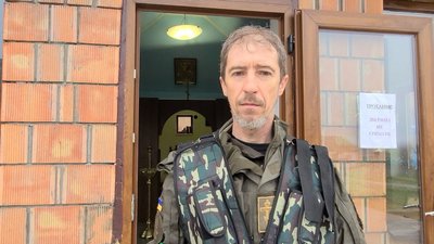У прифронтовому Миколаєві військові та їхні родини відзначають Великдень