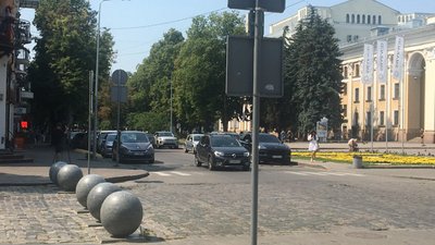 Парковки для автомобілів у Полтаві: коли почнуть облаштовувати Парковки для автомобілів у Полтаві: коли почнуть облаштовувати