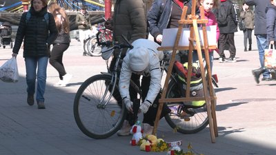"Німий крик душі". У середмісті Івано-Франківська провели мовчазну акцію протесту "Німий крик душі". У середмісті Івано-Франківська провели мовчазну акцію протесту