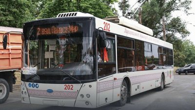 Тролейбус №2, відновили маршрут, громадський транспорт, місцева влада, автономний хід