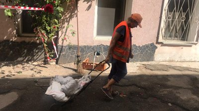 В Одесі у квартирі, де стався обвал, відновлять перекриття стелі за рахунок ЖКС В Одесі у квартирі, де стався обвал, відновлять перекриття стелі за рахунок ЖКС