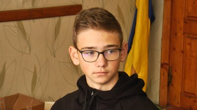 Військові отримали дрон від восьмикласника з Хмельницького