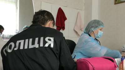 На Херсонщині від COVID-19 вакцинують поліцейських На Херсонщині від COVID-19 вакцинують поліцейських