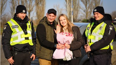 Поліцейський освідчився під час зупинки патрульною поліцією