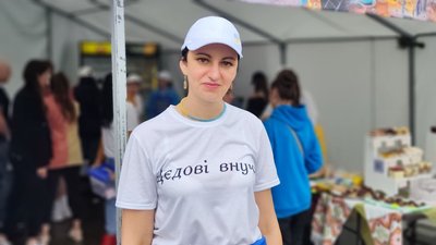 Польова кухня, вироби майстрів, речі з фронту: у Луцьку – благодійний ярмарок на підтримку ЗСУ Польова кухня, вироби майстрів, речі з фронту: у Луцьку – благодійний ярмарок на підтримку ЗСУ