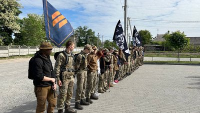 У Павлограді на Дніпропетровщині влаштували марш до 10-ї річниці створення полку "Азов" У Павлограді на Дніпропетровщині влаштували марш до 10-ї річниці створення полку "Азов"