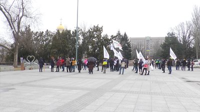 Миколаївські підприємці влаштували пікет. Вимагають право працювати під час карантину Миколаївські підприємці влаштували пікет. Вимагають право працювати під час карантину
