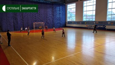 Футбольні змагання серед дітей до Дня Миколая відбуваються на Ужгородщині Футбольні змагання серед дітей до Дня Миколая відбуваються на Ужгородщині