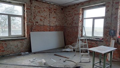 На Львівщині зводять прихисток для тих, хто постраждав від насилля На Львівщині зводять прихисток для тих, хто постраждав від насилля