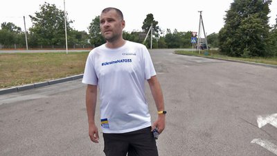 Прапор з Бахмута – на саміт: Волинь зустріла учасників марафону на підтримку вступу України до НАТО Прапор з Бахмута – на саміт: Волинь зустріла учасників марафону на підтримку вступу України до НАТО
