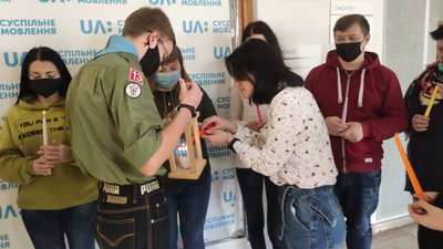 Пластуни принесли Вифлеємський вогонь миру до Тернопільської філії Суспільного Пластуни принесли Вифлеємський вогонь миру до Тернопільської філії Суспільного