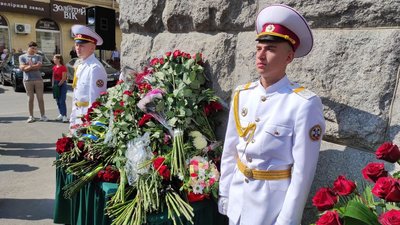 У Харкові відкрили меморіальну дошку Кернесу