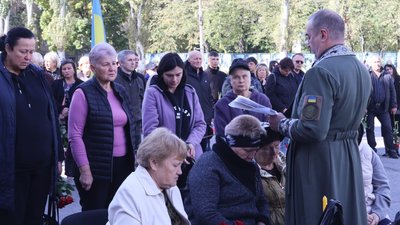 На Кіровоградщині попрощалися з військовим Сергієм Смоляром На Кіровоградщині попрощалися з військовим Сергієм Смоляром