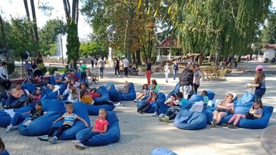 У Коростені на Житомирщині провели фестиваль вуличного кіно У Коростені на Житомирщині провели фестиваль вуличного кіно