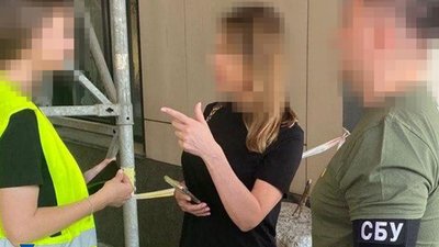Заробляли до 100 тис. доларів на місяць: СБУ затримала в Києві колишню народну депутатку та її спільників