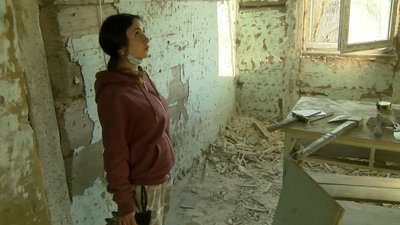 Дівчину-сироту на Волині поселили в напівзруйнованій хаті без світла та води Дівчину-сироту на Волині поселили в напівзруйнованій хаті без світла та води