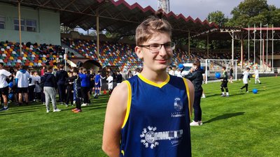 Женя Вершинін, баскетболіст соціально-спортивної школи фонду "Реал Мадрид" з Ірпеня Женя Вершинін, баскетболіст соціально-спортивної школи фонду "Реал Мадрид" з Ірпеня