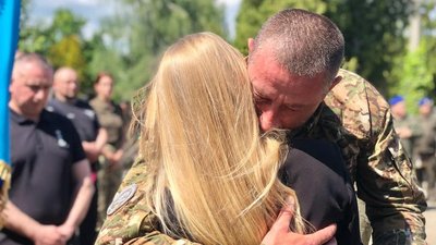 На Прикарпатті попрощалися з полеглими бійцями Віктором Паньківим та Василем Дрогомирецьким На Прикарпатті попрощалися з полеглими бійцями Віктором Паньківим та Василем Дрогомирецьким