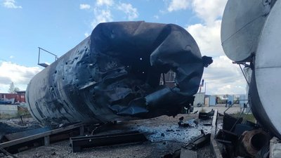 Російські війська вдарили по промисловій інфраструктурі в передмісті Миколаєва Російські війська вдарили по промисловій інфраструктурі в передмісті Миколаєва