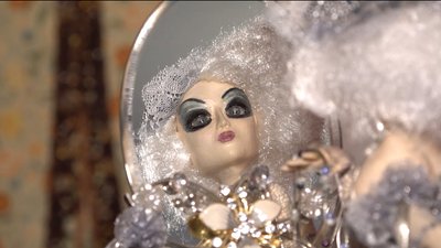 Черкасець виготовляє авторські ляльки