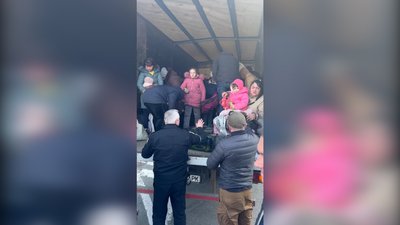 Зупинюсь, коли всі будуть у безпеці: Артем Ракітін евакуював з Чернігова понад 10 тисяч людей Зупинюсь, коли всі будуть у безпеці: Артем Ракітін евакуював з Чернігова понад 10 тисяч людей