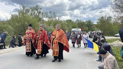 Похорон бійця у Великоберезовицькій селищній раді, Тернопіль, 22 квітня, 2024 Похорон бійця у Великоберезовицькій селищній раді, Тернопіль, 22 квітня, 2024