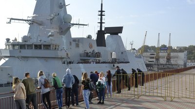 Військово-морський оркестр зіграв для екіпажу британського есмінця Dragon, що пришвартувався в Одесі Військово-морський оркестр зіграв для екіпажу британського есмінця Dragon, що пришвартувався в Одесі