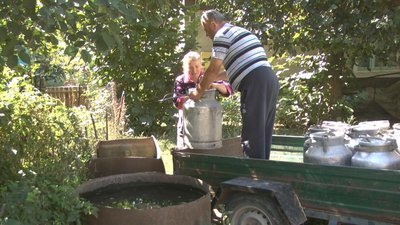 На Хмельниччині селяни майже 10 років живуть без води у криницях