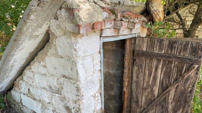 Льох, де була облаштована катівня у Савинській громаді під час окупації