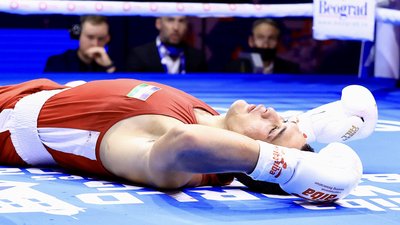 Бельгійський боксер потужним ударом нокаутував узбекистанця на чемпіонаті світу: відео