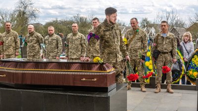 Житомирщина прощається зі своїми героями-оборонцями Житомирщина прощається зі своїми героями-оборонцями