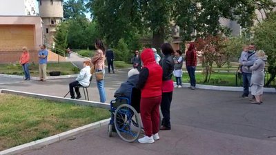 Музика для онкохворих: черкаські музиканти грали для пацієнтів диспансеру