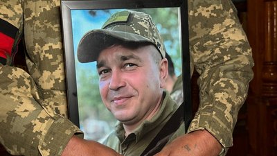 Євген Суяров