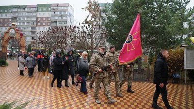 У Сумах поховали захисника України Андрія Дорошенка У Сумах поховали захисника України Андрія Дорошенка