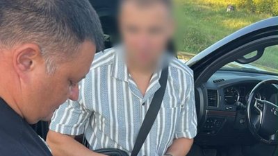 Чоловіка затримали з підробленим посвідченням прокурора