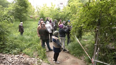 Катавасія з каналізацією: у Франківську мешканці дому заблокували роботу комунальників Катавасія з каналізацією: у Франківську мешканці дому заблокували роботу комунальників